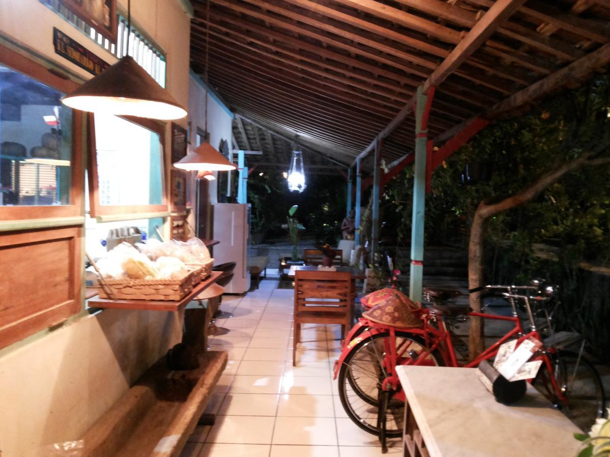 Puri Brata Parangtritis Exterior foto
